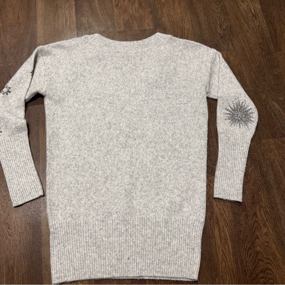 WHBM Snowflake Embellished V-Neck Tunic Sweater Light Gray Size Small Wool Blend - Picture 6 of 10